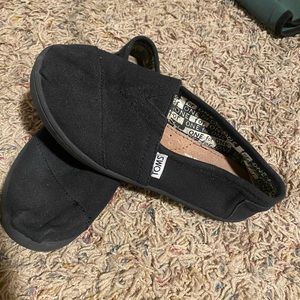 TOMS kids shoes